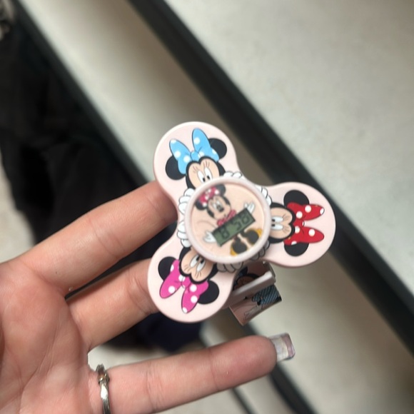 $$ Minnie mouse watch - Picture 1 of 2